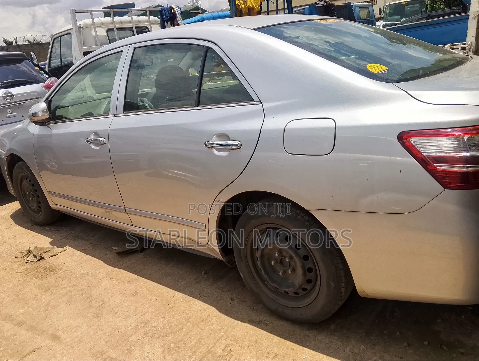 Toyota Premio 2012 Silver
