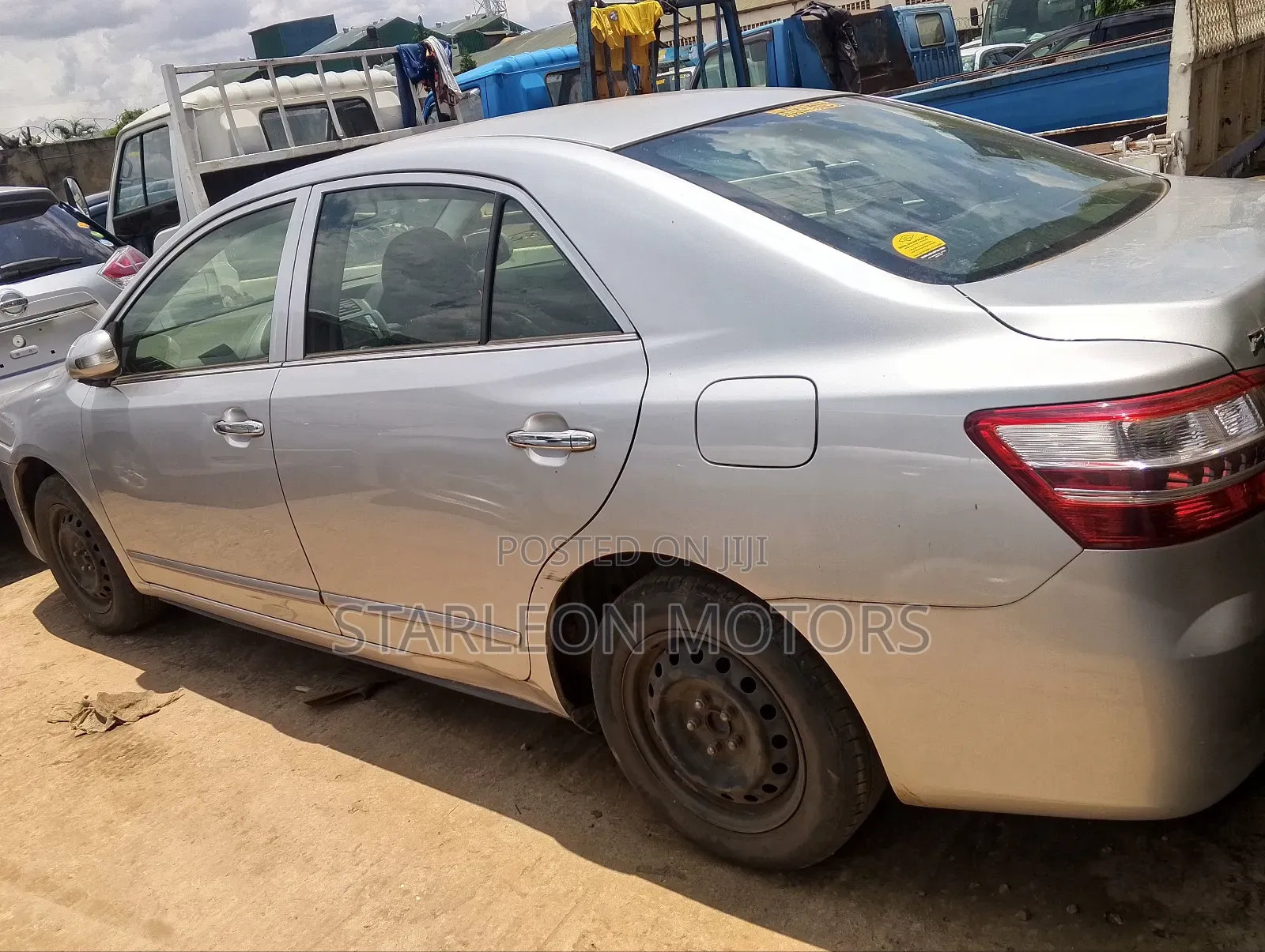 Toyota Premio 2012 Silver