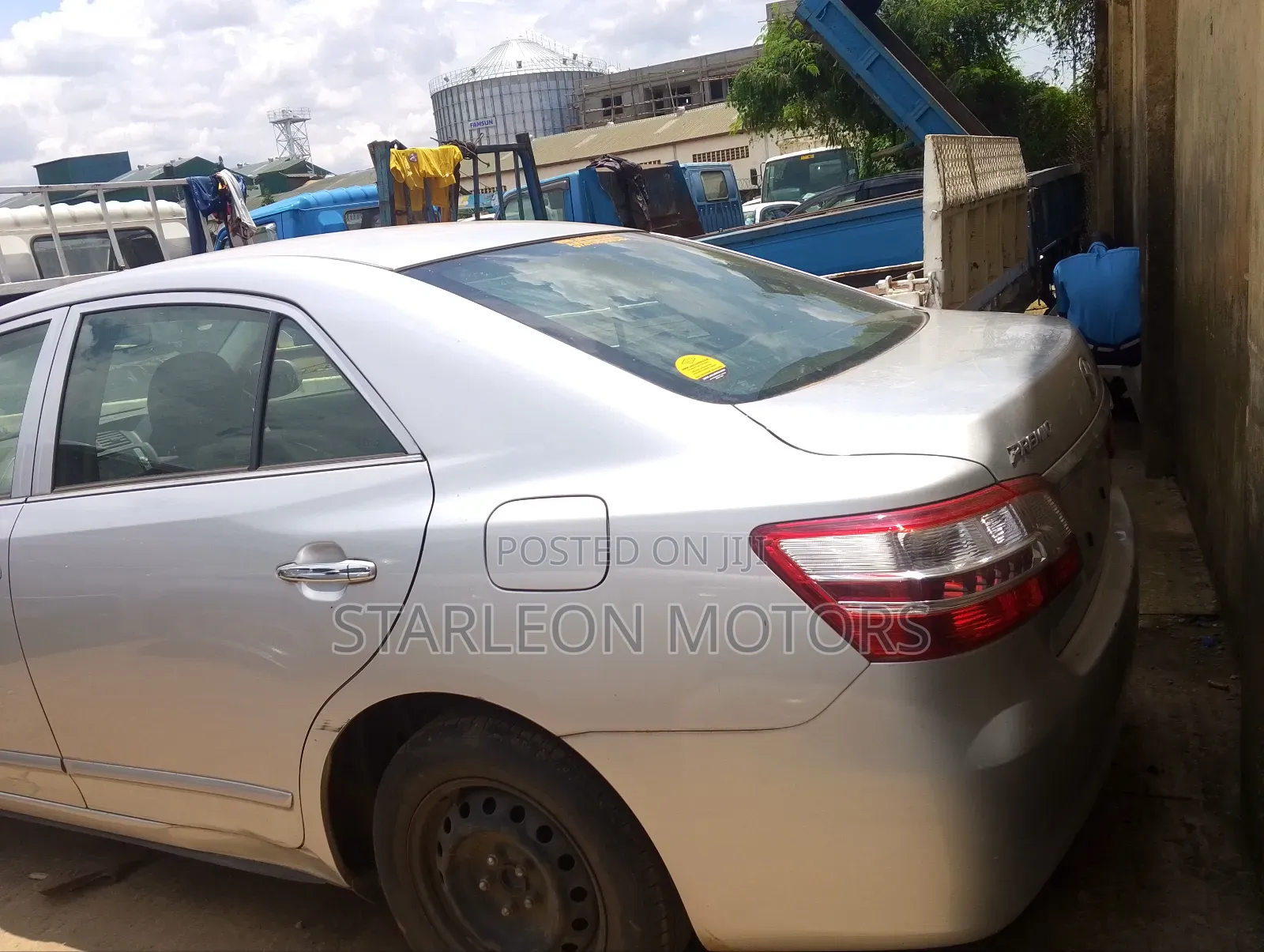 Toyota Premio 2012 Silver