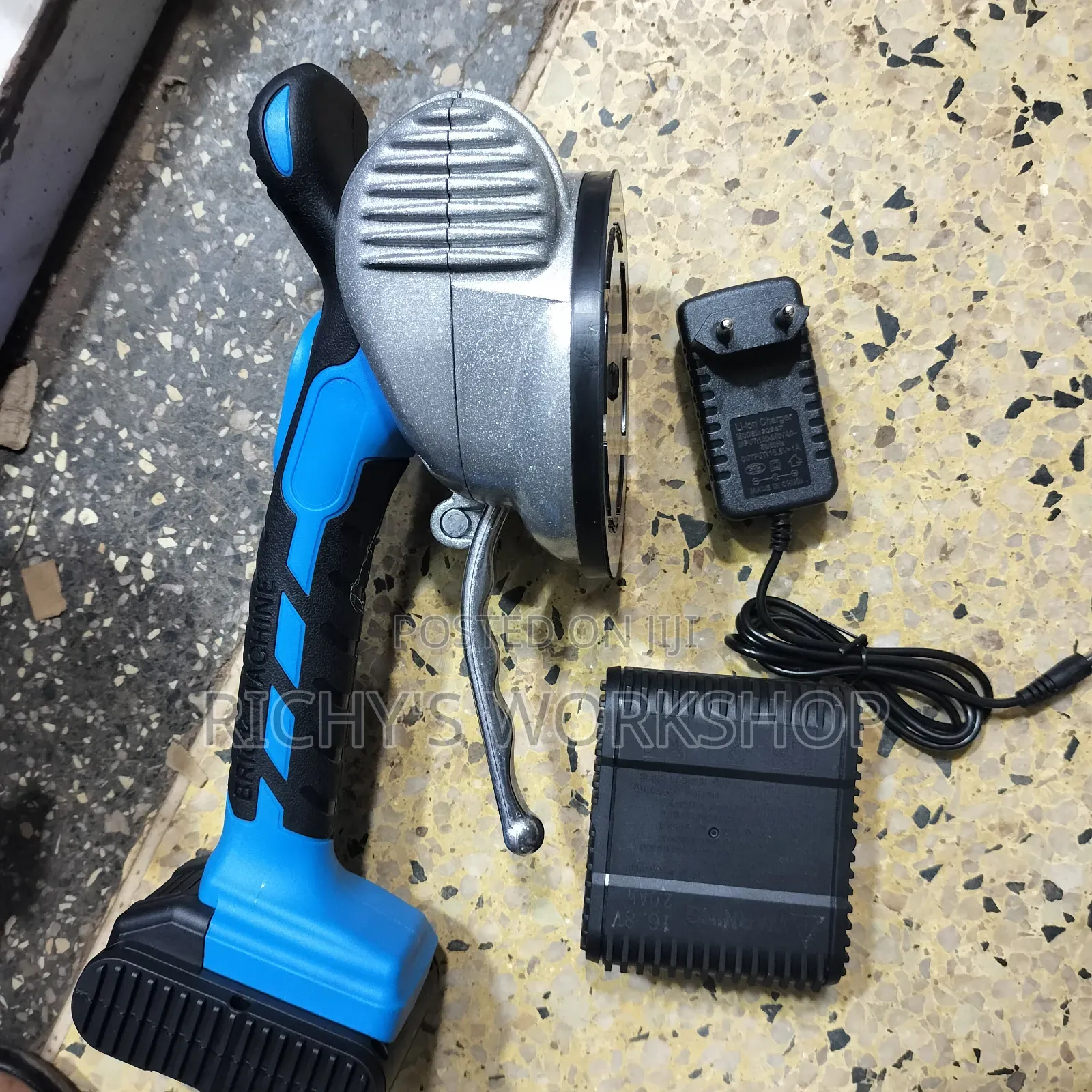 Reachargable Tile Vibrating Machine