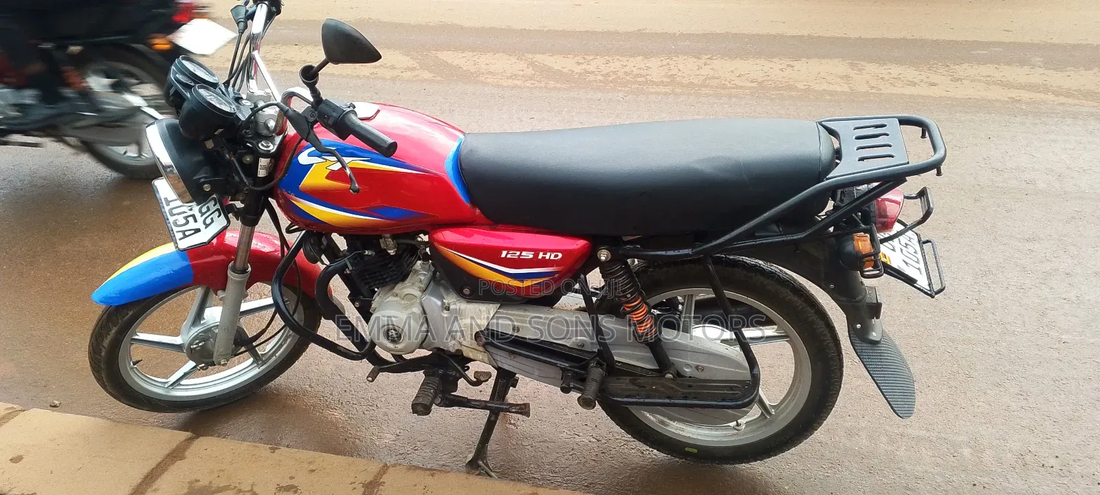 Bajaj Boxer 125 2024 Red