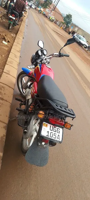 Bajaj Boxer 125 2024 Red