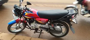 Bajaj Boxer 125 2024 Red