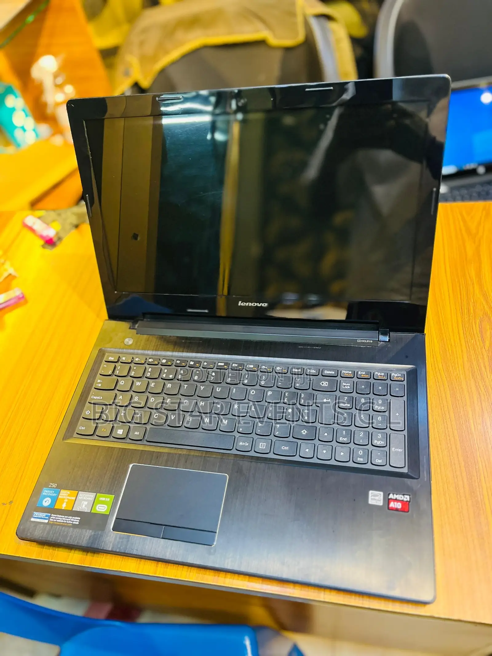 Laptop Lenovo 4GB AMD Ryzen HDD 250GB