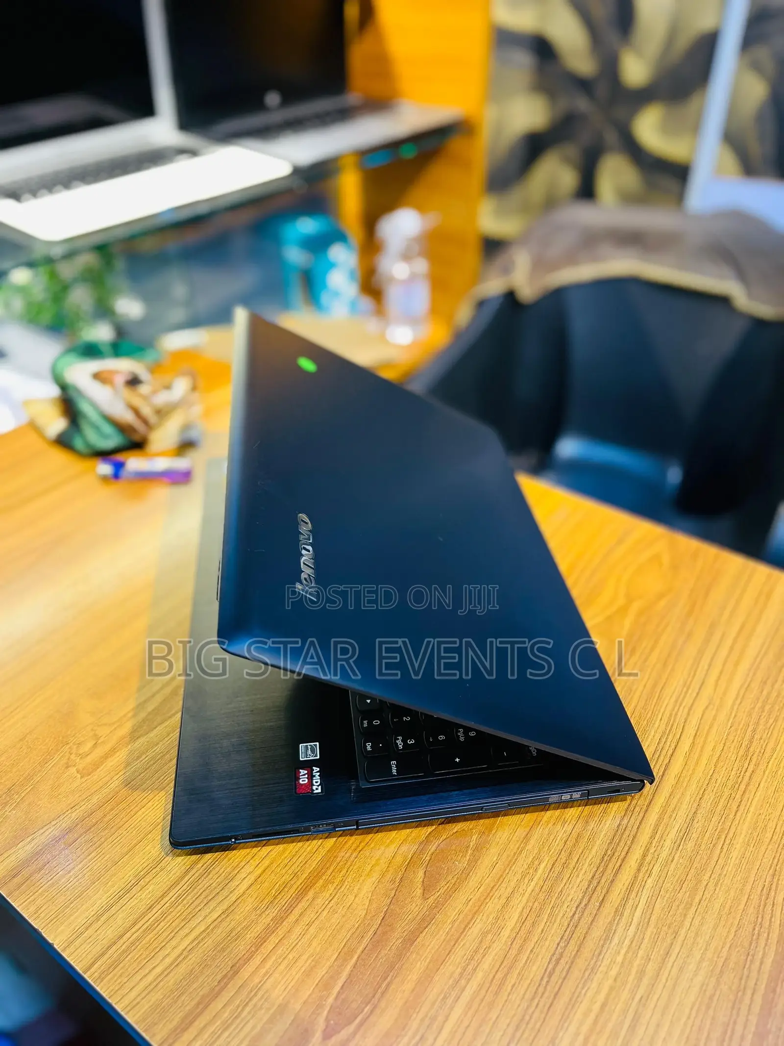 Laptop Lenovo 4GB AMD Ryzen HDD 250GB