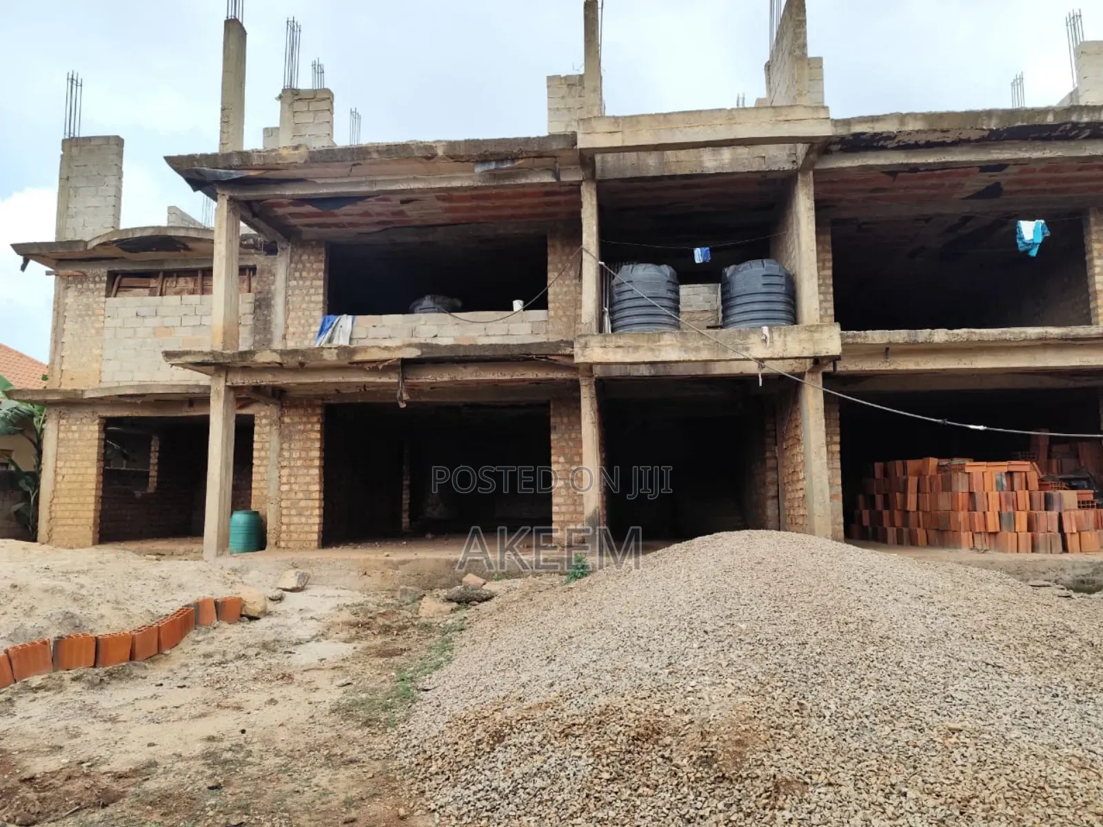 5bdrm Block of Flats in Wakiso / Wakiso for sale