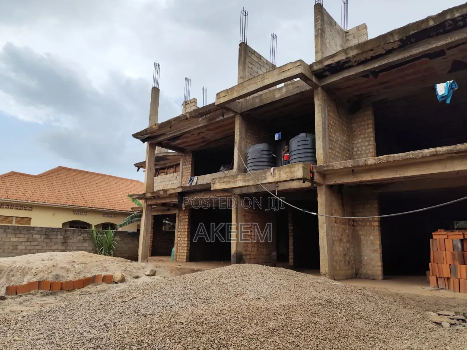 5bdrm Block of Flats in Wakiso / Wakiso for sale