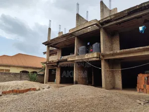 5bdrm Block of Flats in Wakiso / Wakiso for sale