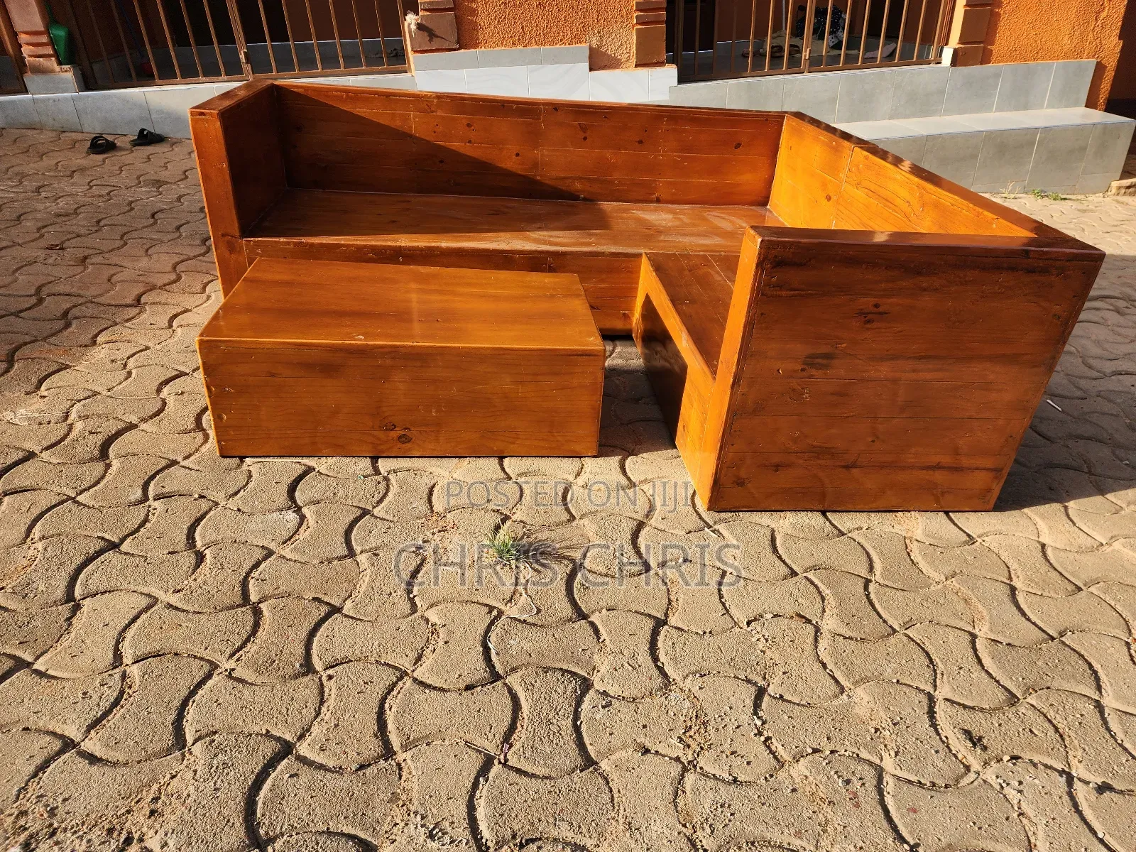 Pallet Box Chair With Table