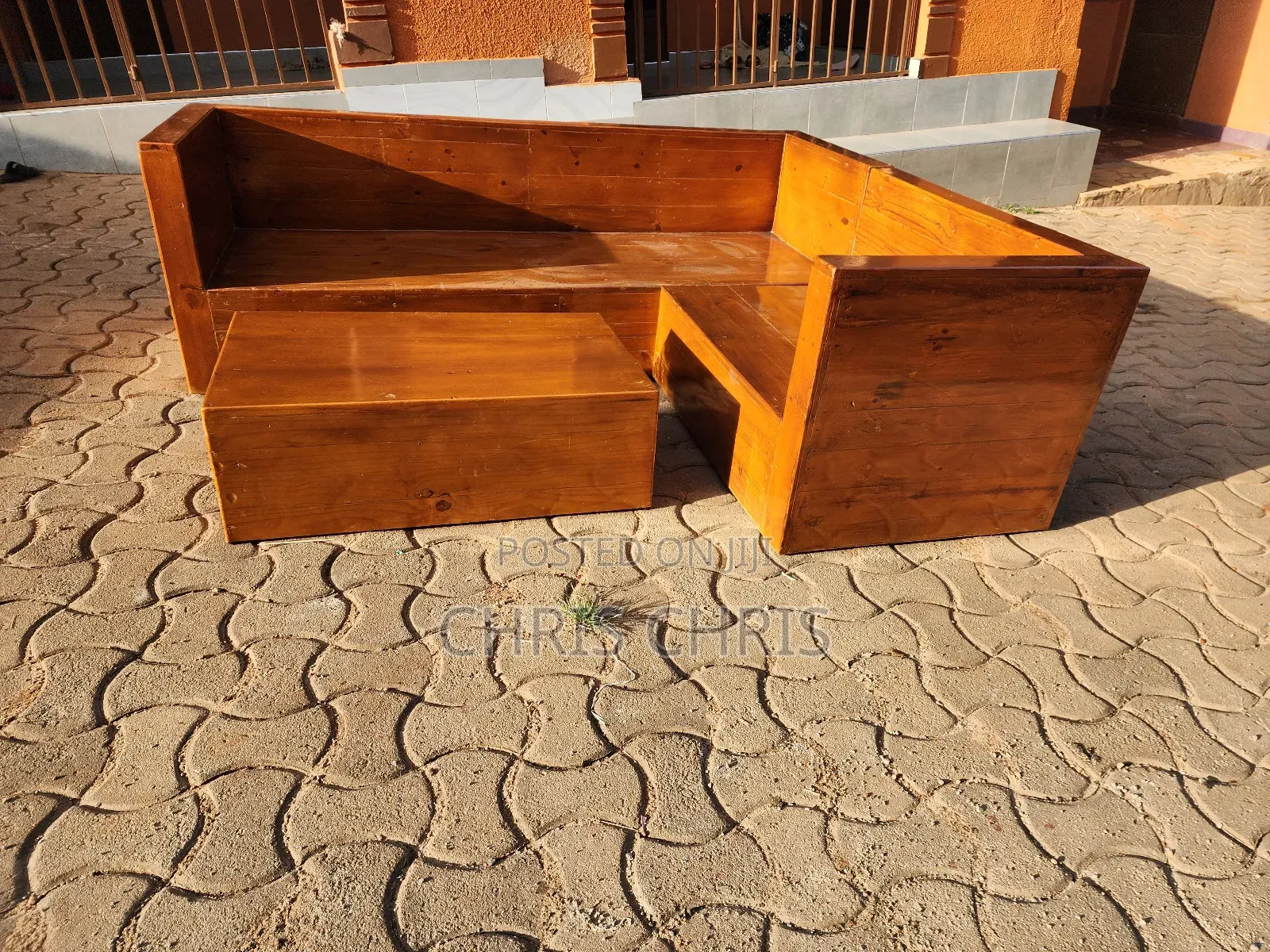 Pallet Box Chair With Table
