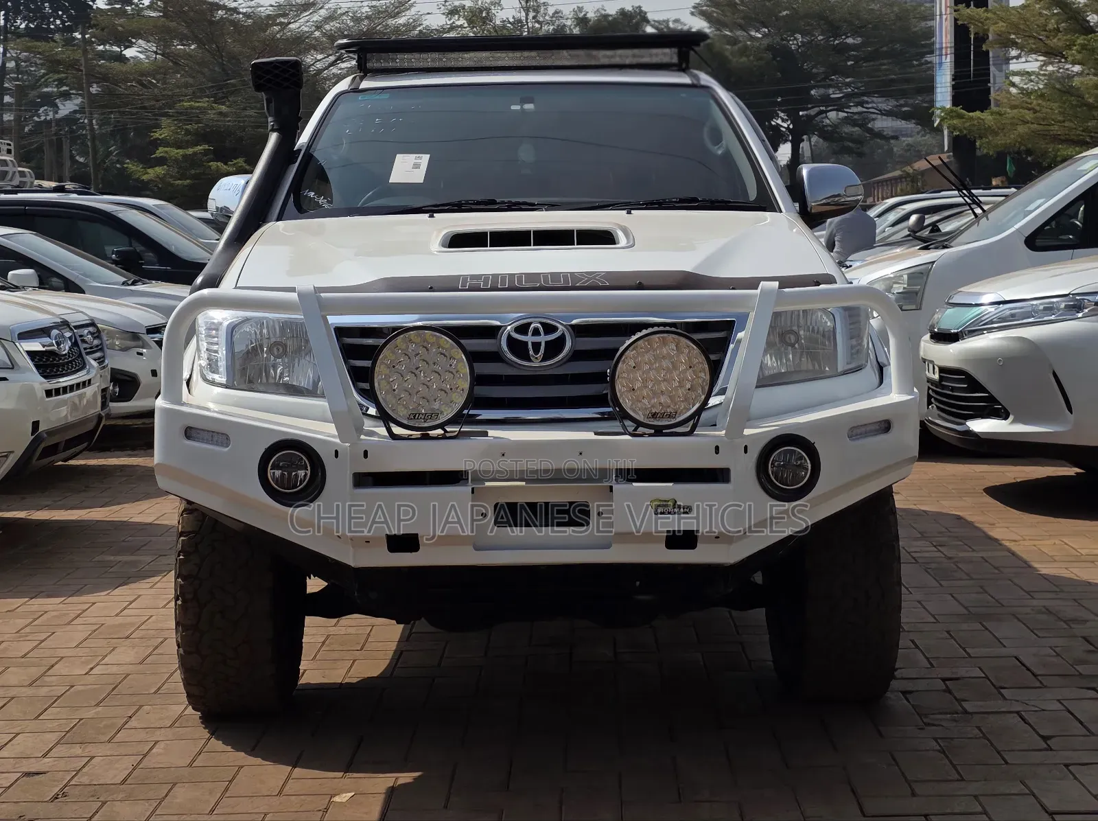 Toyota Hilux SR5 4x4 2013 White