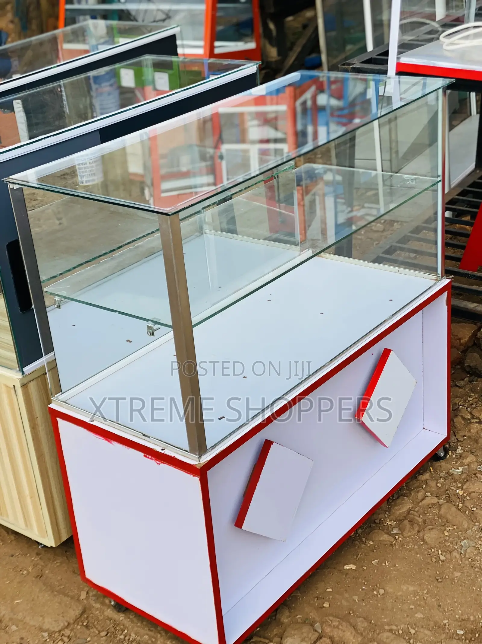 Good Start Up Idea Plan / Display Glass Phone Counter