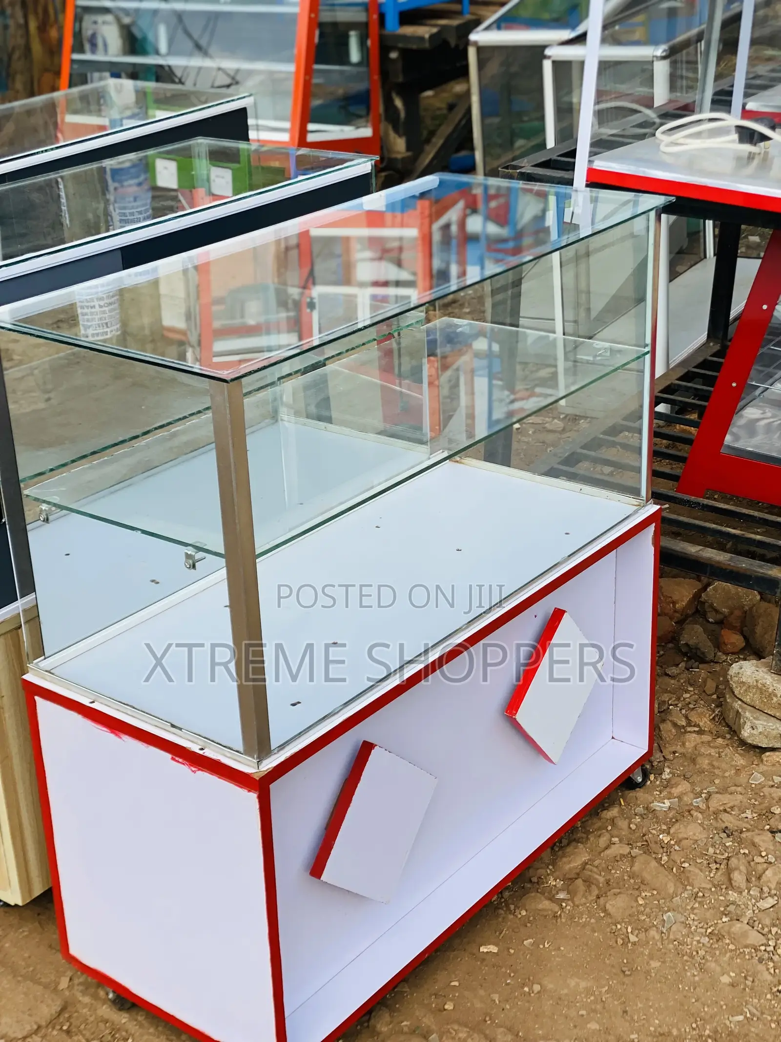 Good Start Up Idea Plan / Display Glass Phone Counter