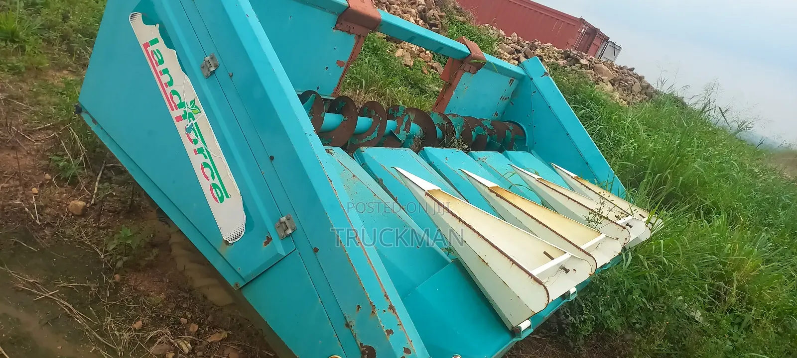 Combine Havester Sells and Repair