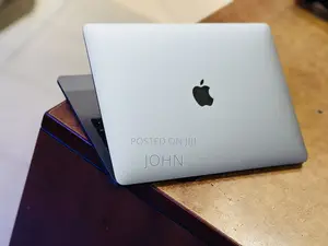 Laptop Apple MacBook Pro 2017 8GB Intel Core I5 SSHD (Hybrid) 256GB