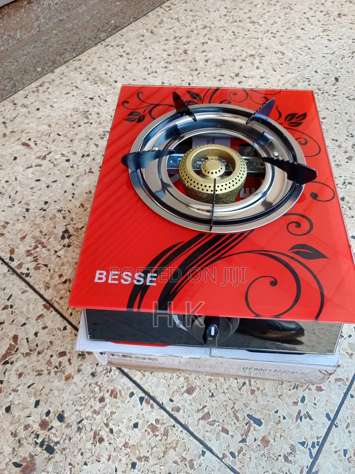 Besse Single-Burner Gas Stove With a Glass Top.