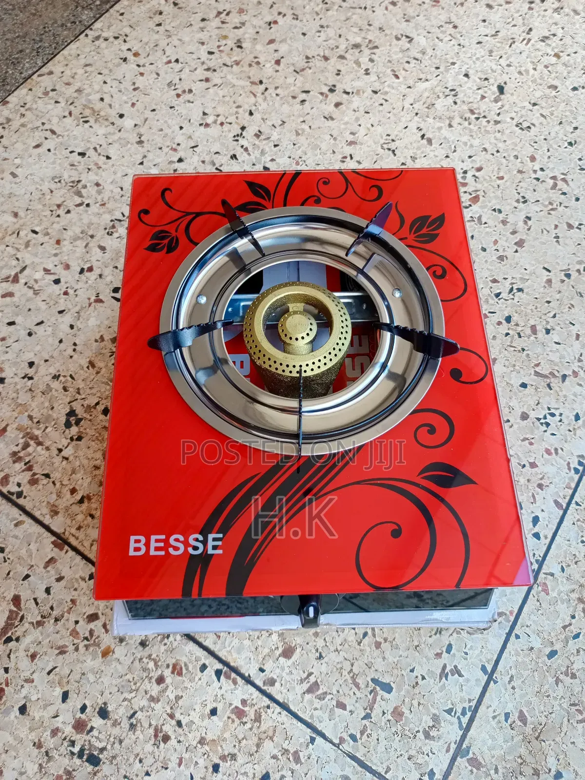 Besse Single-Burner Gas Stove With a Glass Top.
