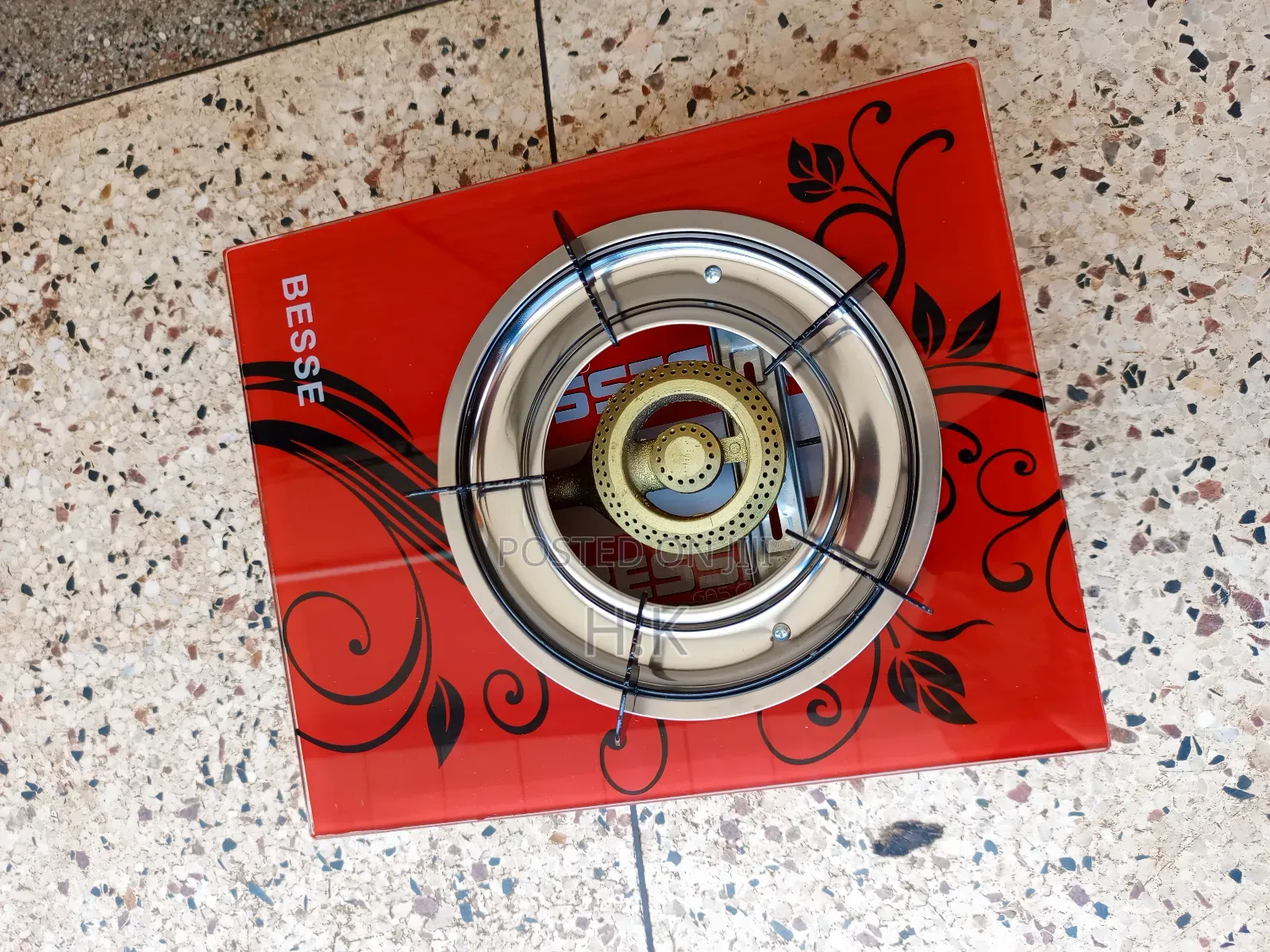 Besse Single-Burner Gas Stove With a Glass Top.