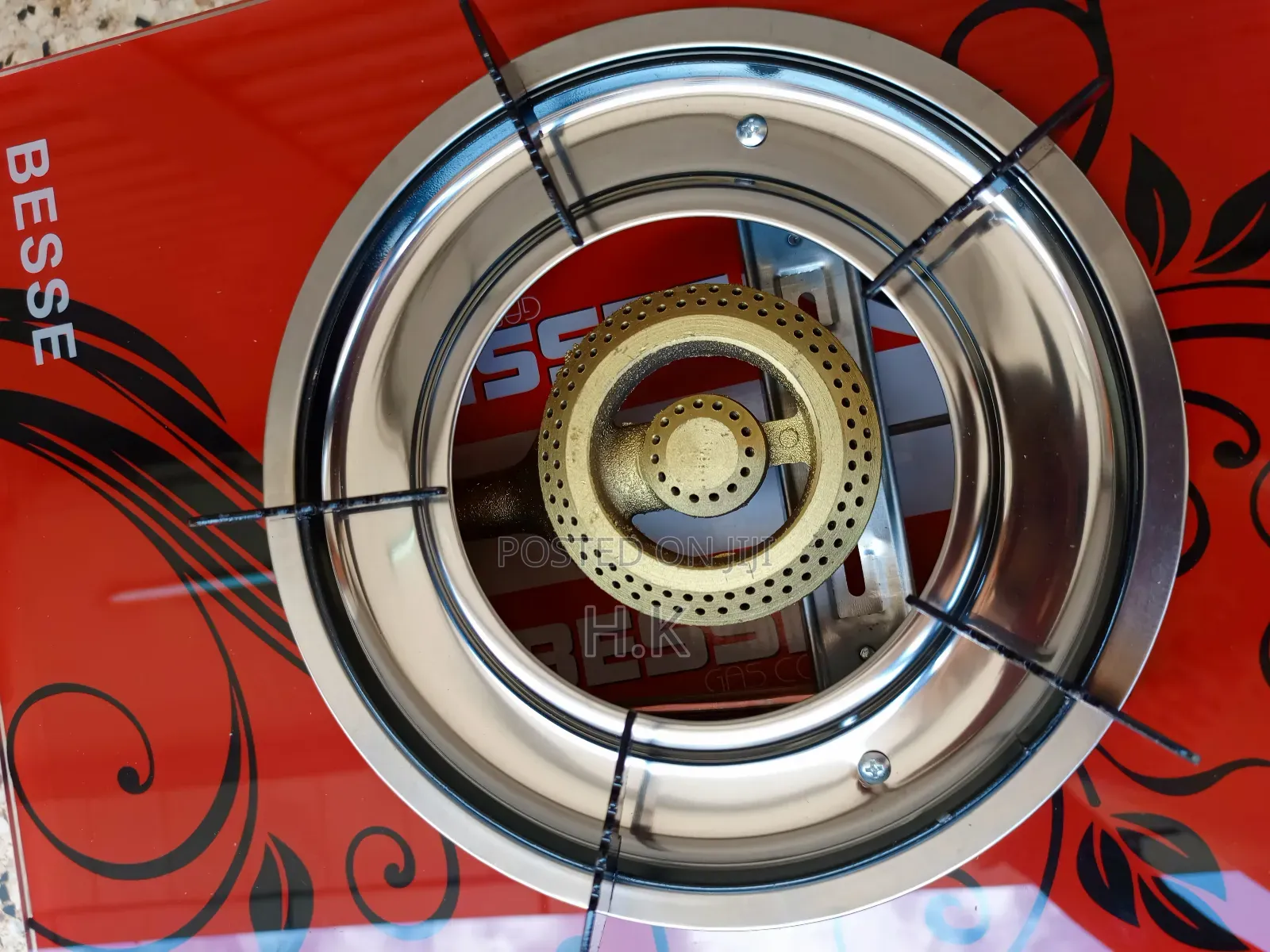 Besse Single-Burner Gas Stove With a Glass Top.