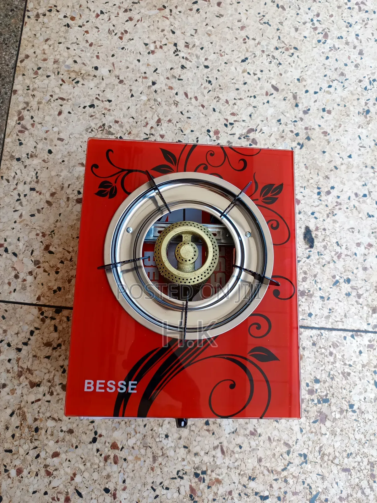Besse Single-Burner Gas Stove With a Glass Top.