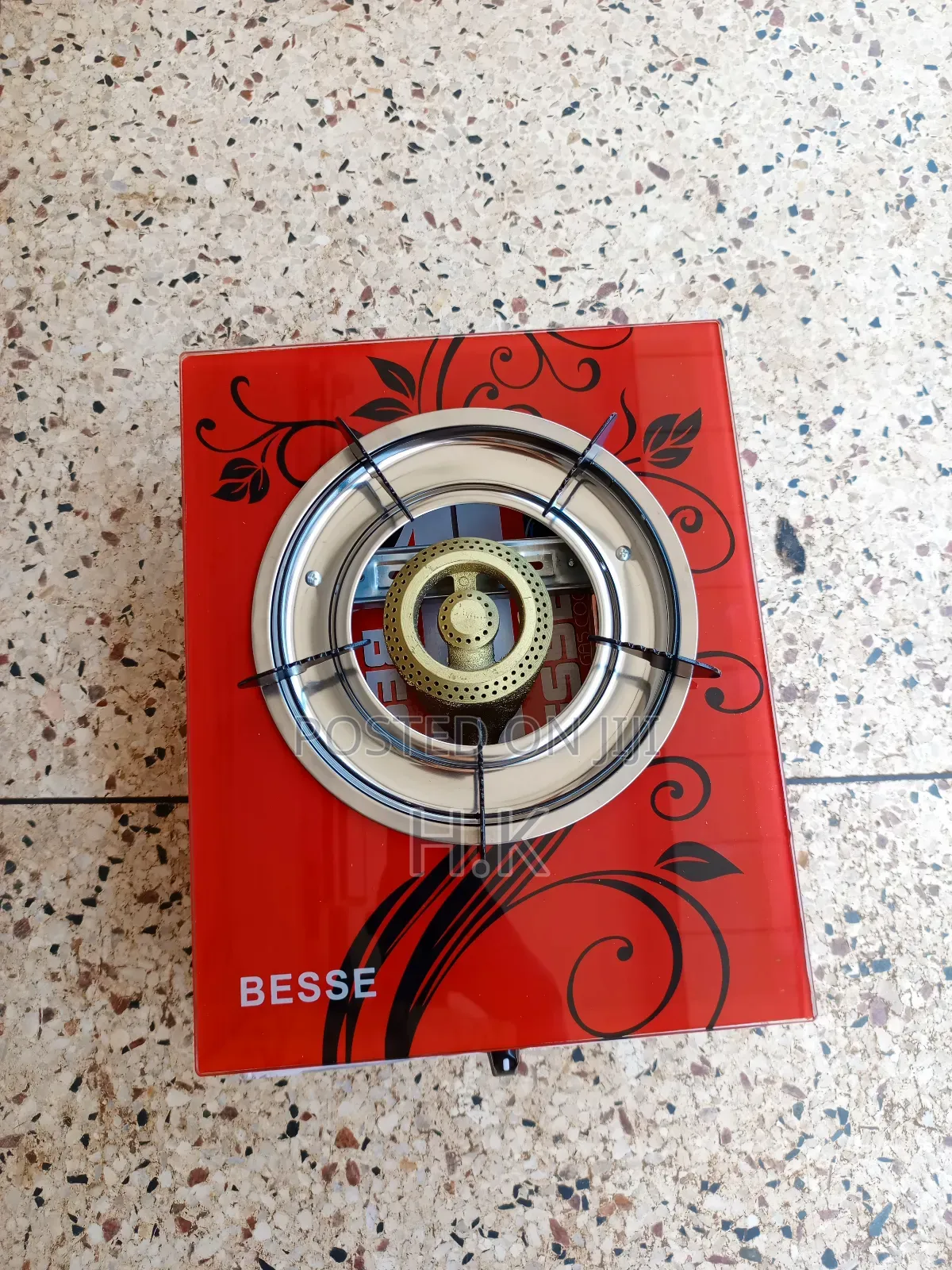 Besse Single-Burner Gas Stove With a Glass Top.
