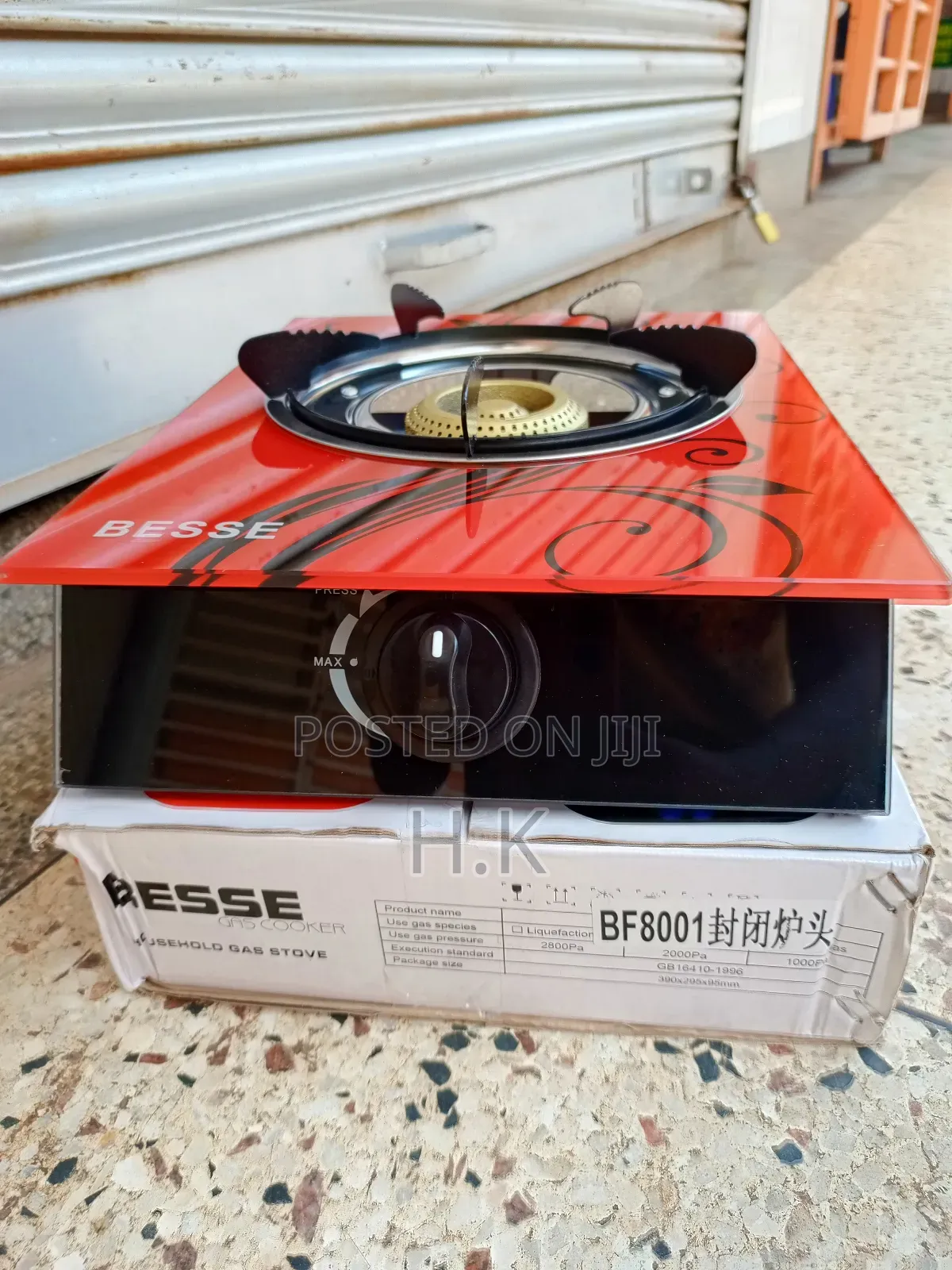 Besse Single-Burner Gas Stove With a Glass Top.