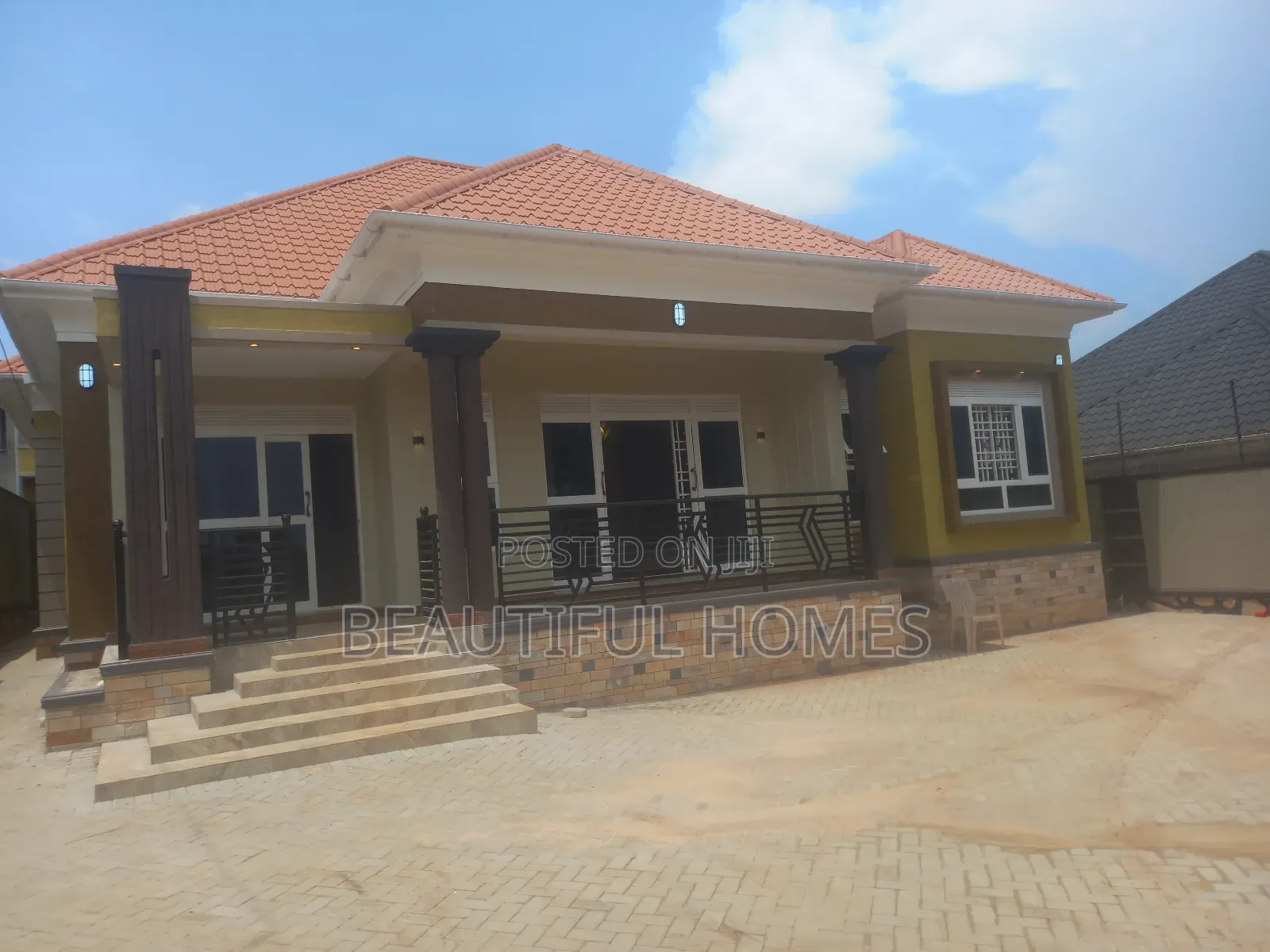 Furnished 4bdrm Bungalow in Kira for sale