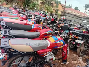 Bajaj Boxer 100 2025 Red