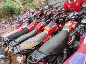 Bajaj Boxer 100 2025 Red