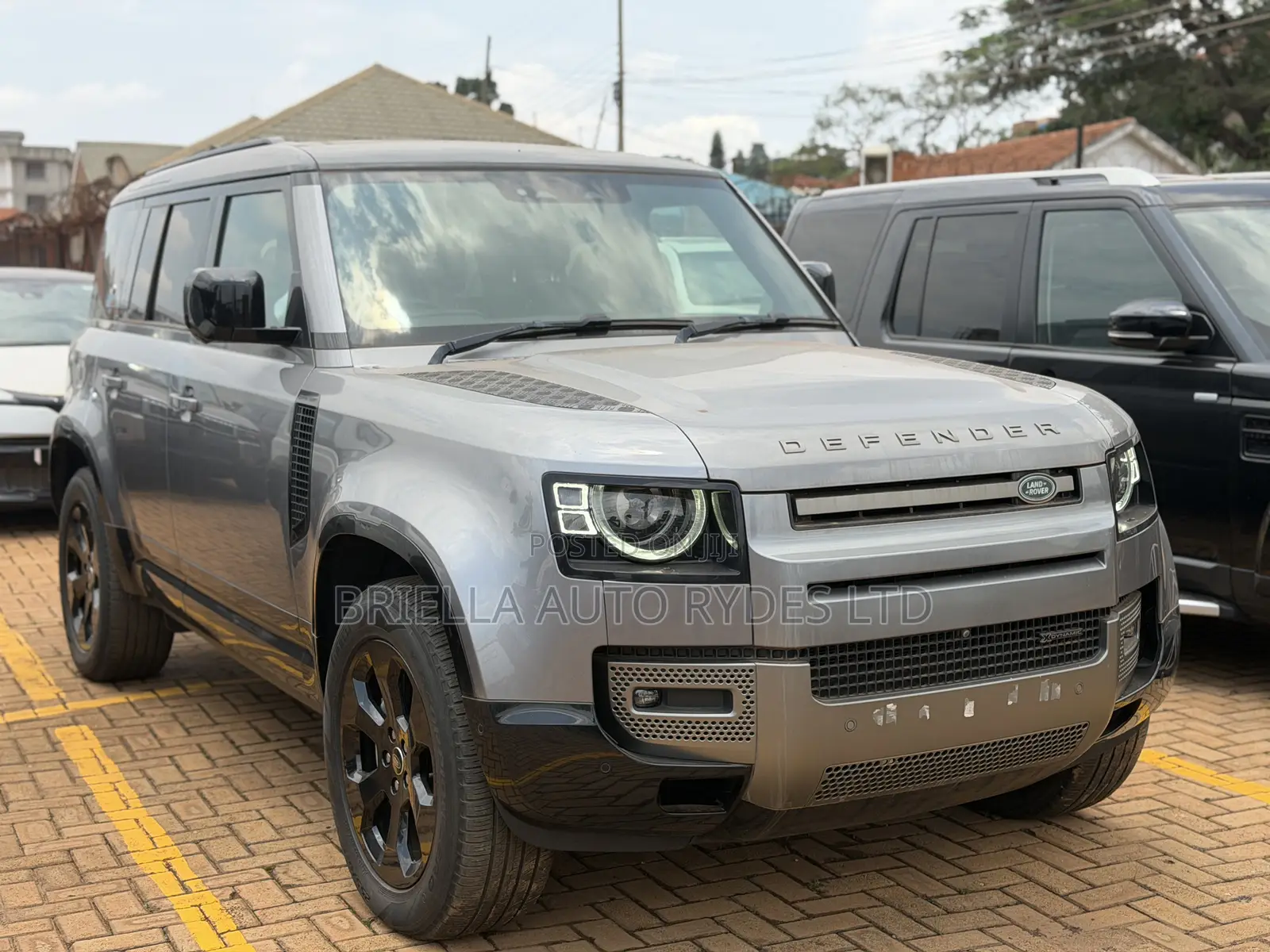 Land Rover Defender 2023 Gray
