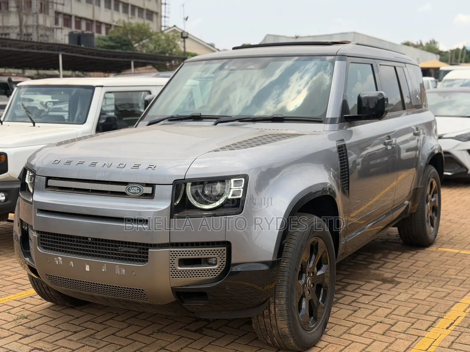 Land Rover Defender 2023 Gray