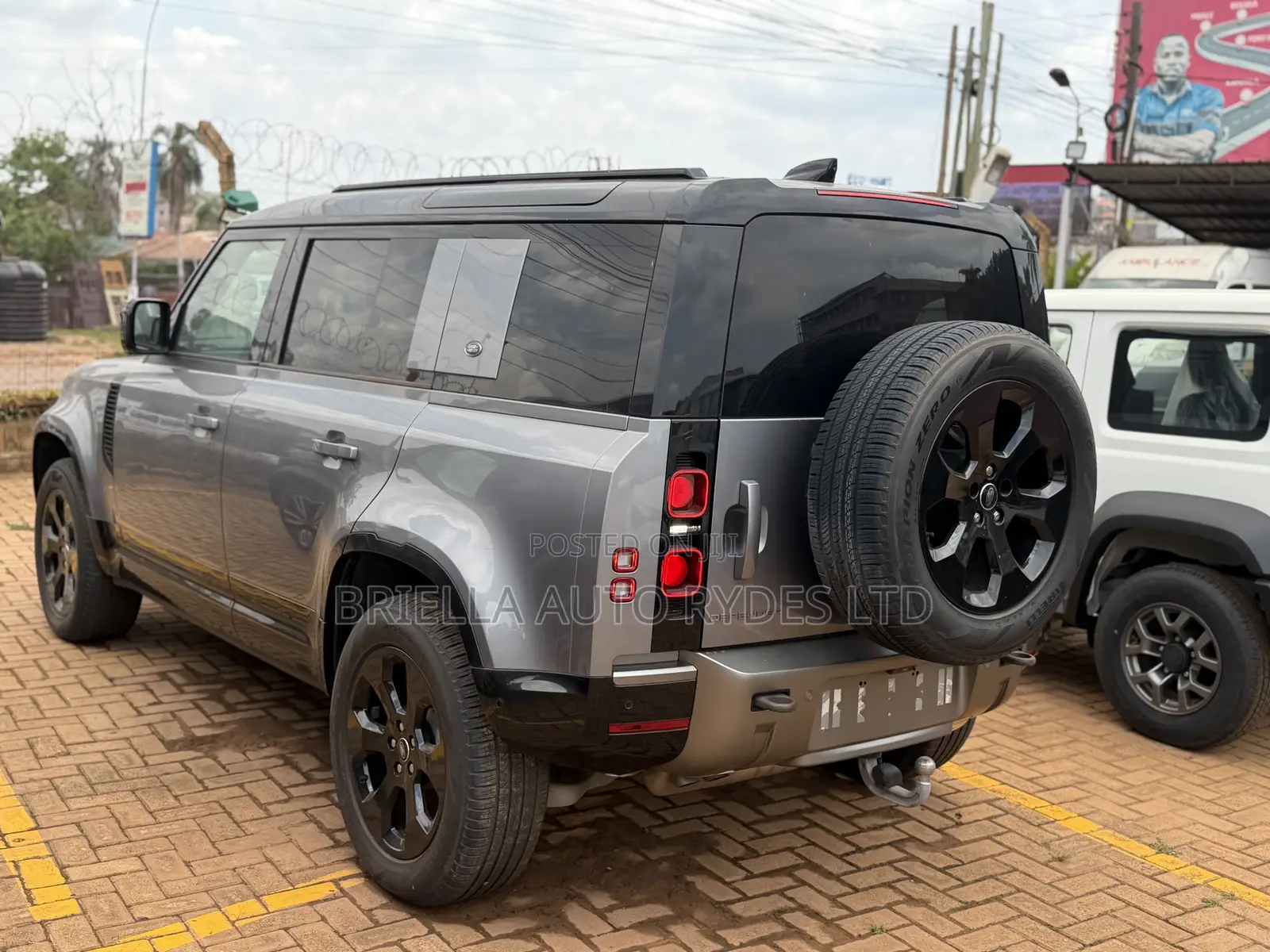 Land Rover Defender 2023 Gray