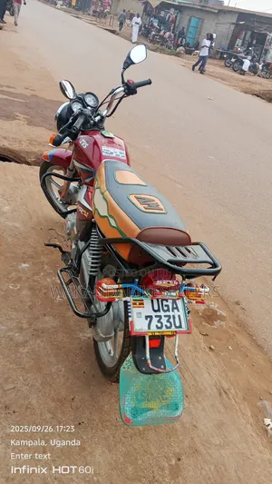 TVS HLX 125 2023 Red