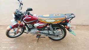 TVS HLX 125 2023 Red