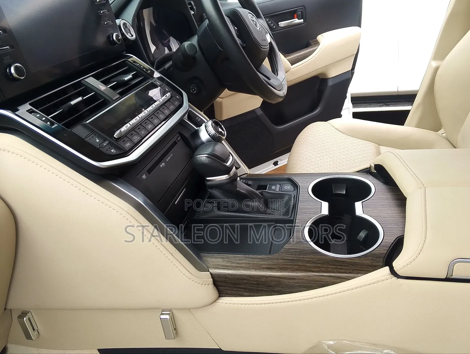Toyota Land Cruiser Prado 2021 White
