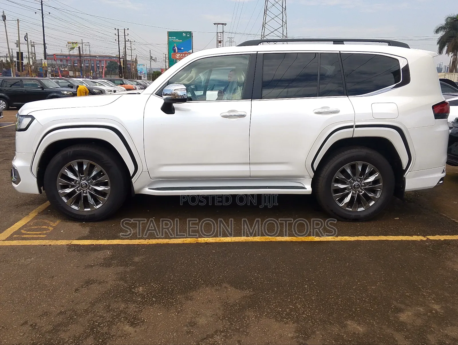 Toyota Land Cruiser Prado 2021 White