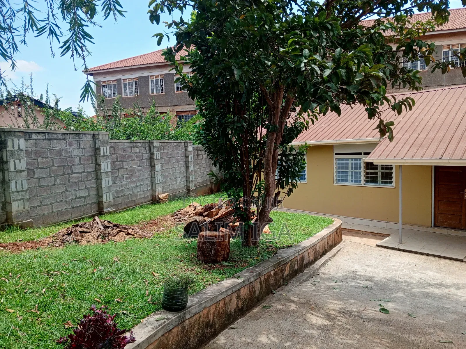 2bdrm Bungalow in Kololo Property, Central Division for rent