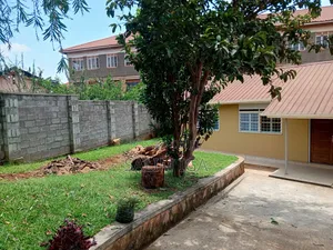 2bdrm Bungalow in Kololo Property, Central Division for rent