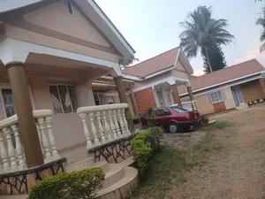 Furnished 1bdrm House in Kololo Property, Central Division for rent