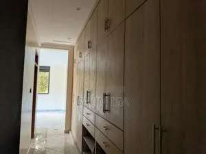 20bdrm Block of Flats in Kololo Property, Central Division for rent