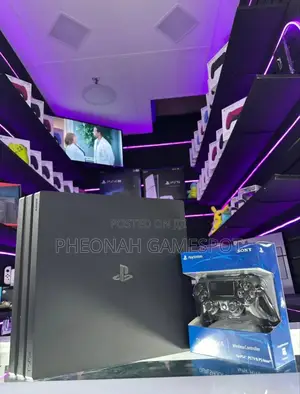 Playstation 4 Pro Ps4 Pro (Almost New Chipped, 20 Games, 2 Controllers
