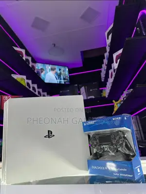 Ps4 Pro (Chipped) + 20 Games and 2 Pads Instant Gaming Collection