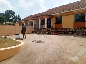 3bdrm Bungalow in Kololo Property, Central Division for rent