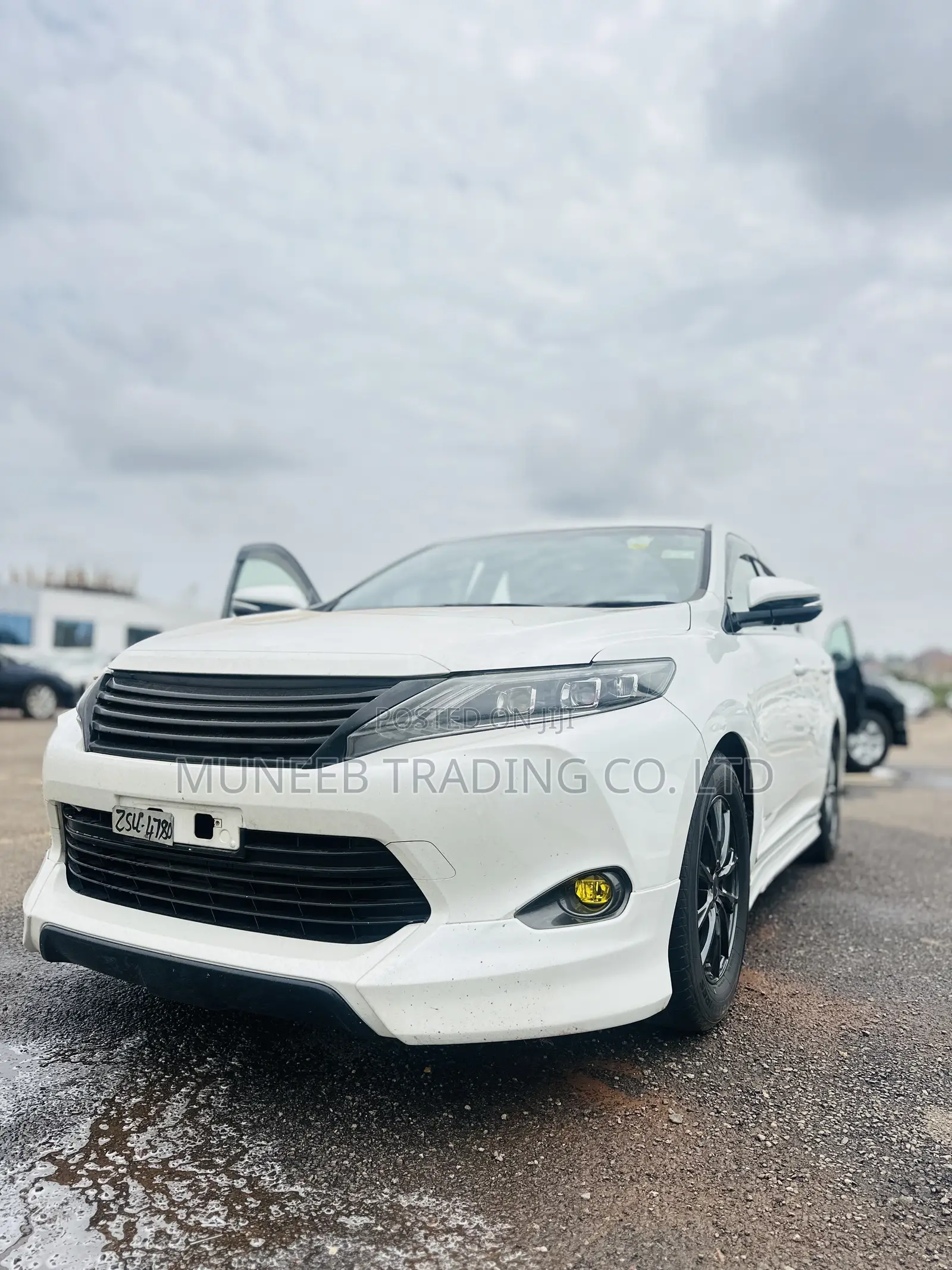 Toyota Harrier 2.0 2014 White