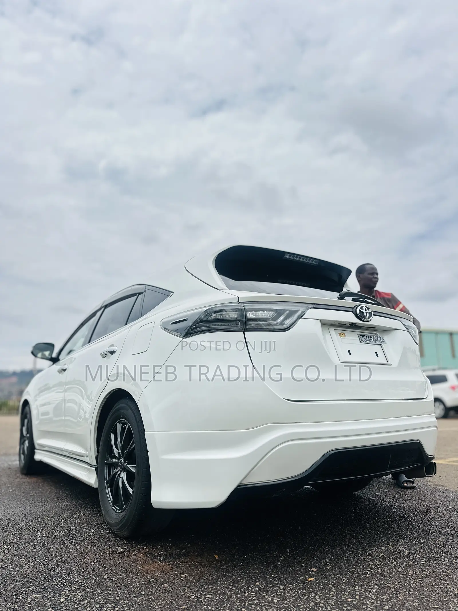 Toyota Harrier 2.0 2014 White