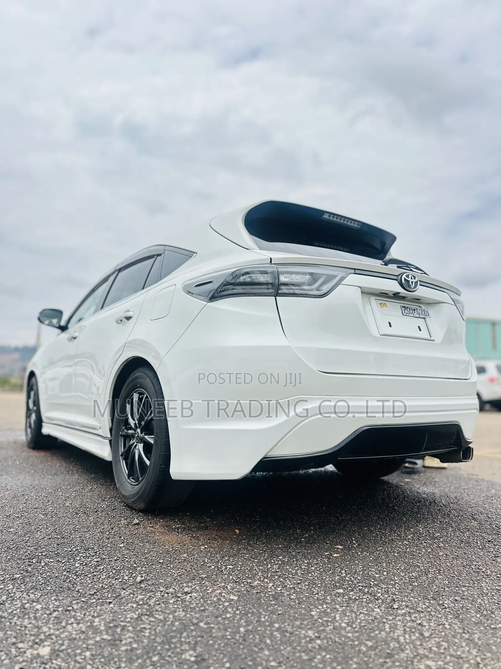 Toyota Harrier 2.0 2014 White
