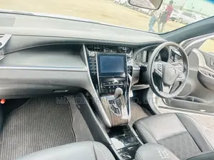 Toyota Harrier 2.0 2014 White