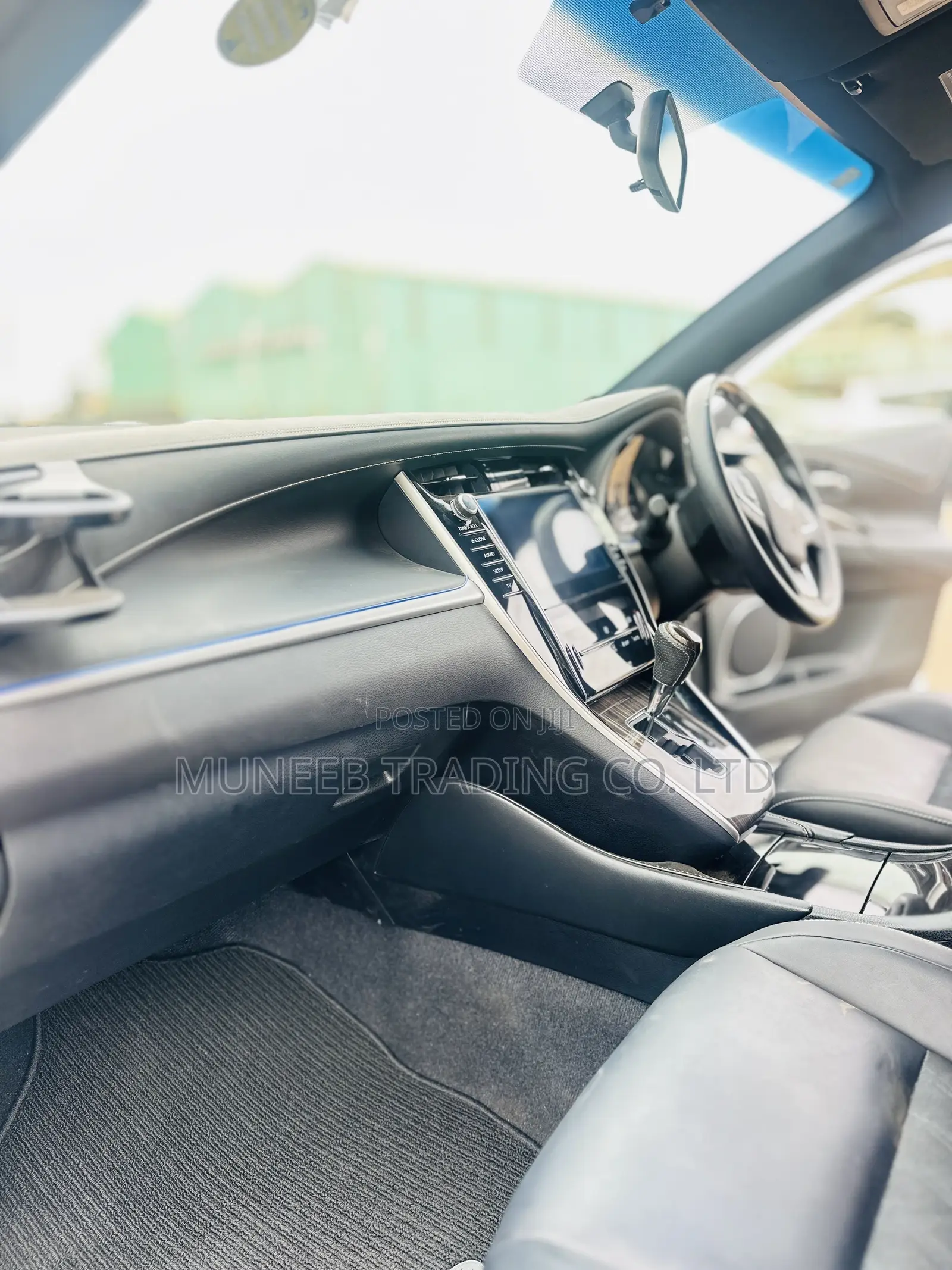 Toyota Harrier 2.0 2014 White