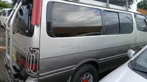 Toyota HiAce 2003 Silver