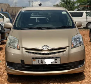 Toyota Passo Sette 1.5 FWD 2010 Gold